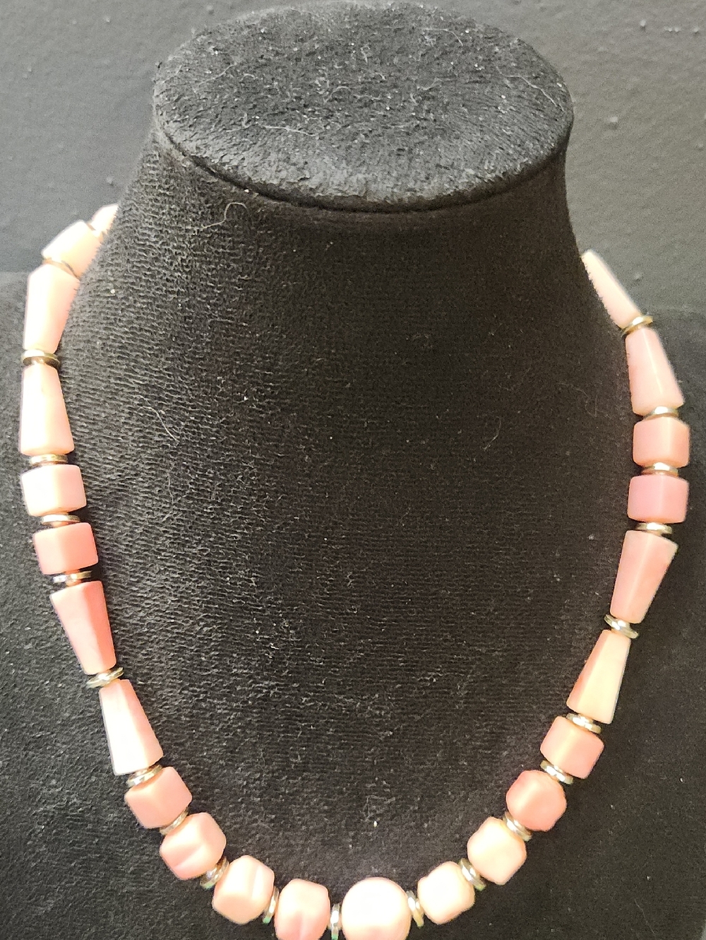 Pink Lucite Beaded Women's Necklace - Unbranded